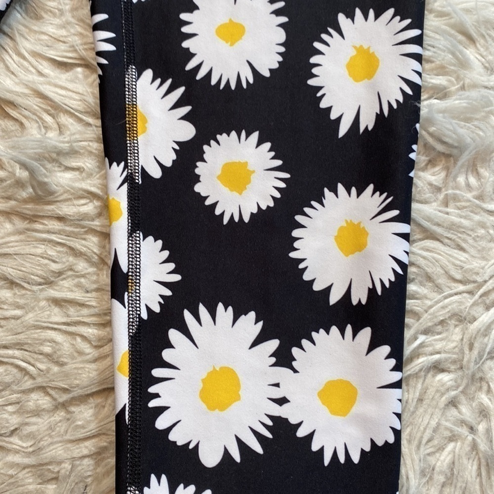 Year Of Ours Daisy Cross Front High Rise Veronica Leggings sz S - Picture 6 of 9
